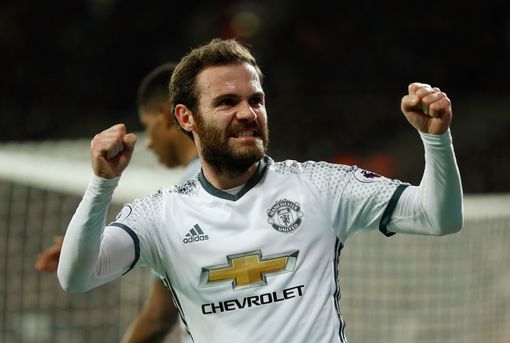 Vòng 20 Premier League: Thành Manchester và những chiếc thẻ đỏ