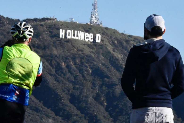 Người Mỹ ngỡ ngàng khi biểu tượng “Hollywood” bất ngờ bị đổi tên