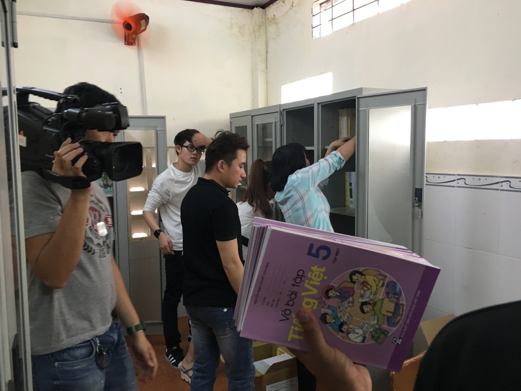 Sao Nhạc hội Song ca Chia sẻ yêu thương với những hoàn cảnh khó khăn