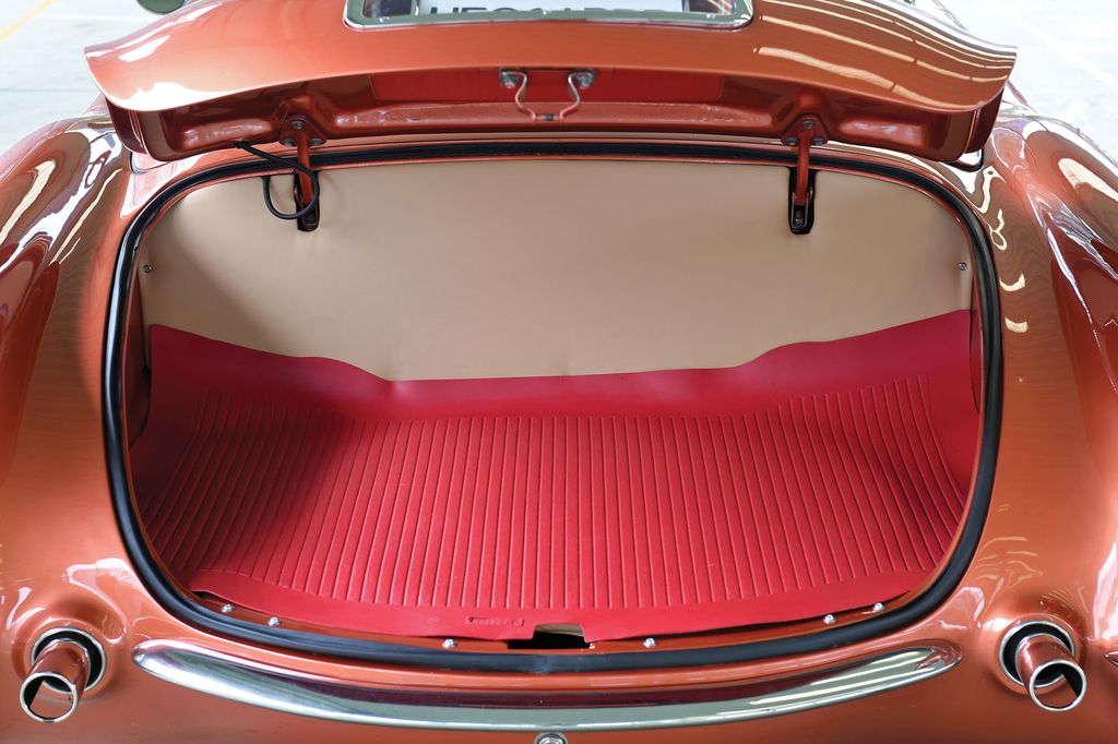 Đấu giá xe hiếm Copper Corvette C1