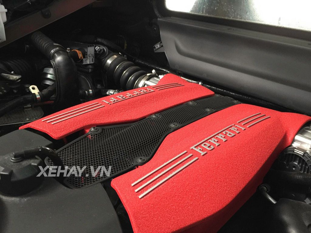 Ferrari 488 GTB trong bodykit NovitecRosso tái xuất đường phố với pô Novitec