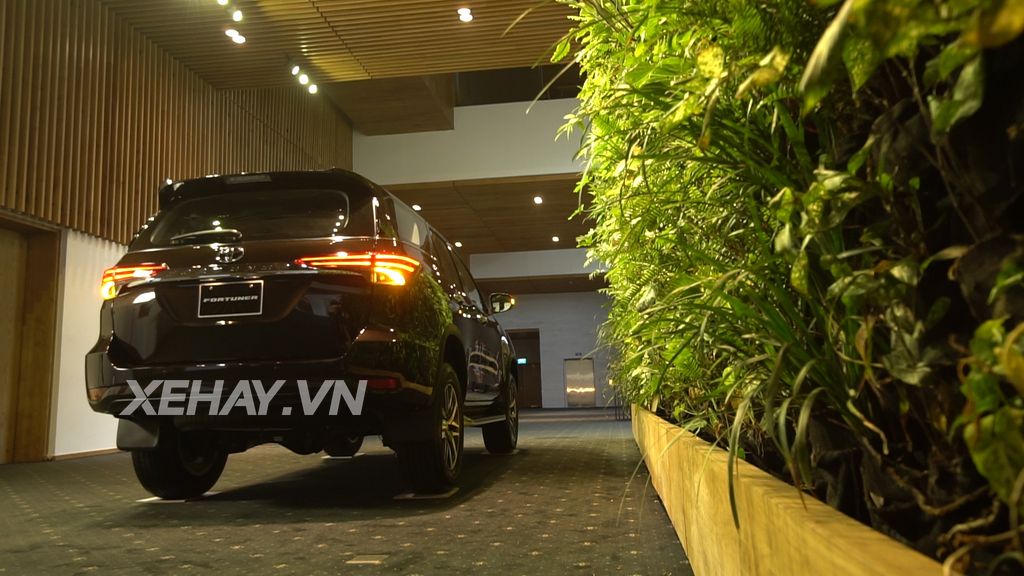 Toyota Fortuner 2017 chính thức chào bán, giá từ dưới 1 tỷ đồng