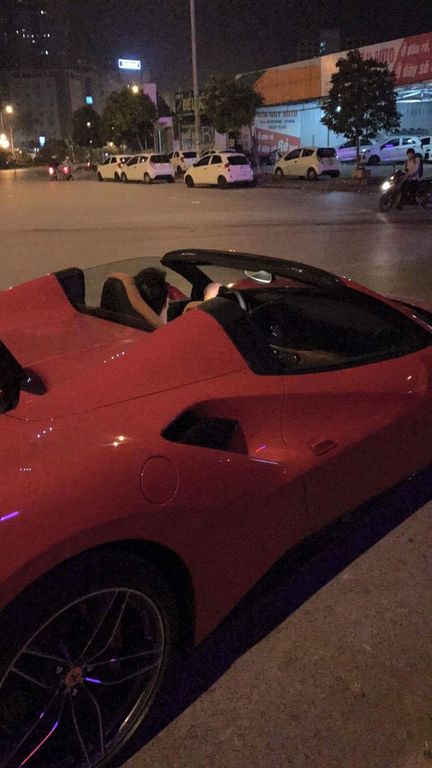 Thêm một chiếc Ferrari 488 Spider được 