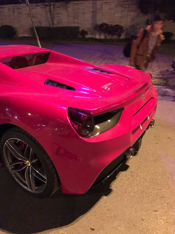 Thêm một chiếc Ferrari 488 Spider được 