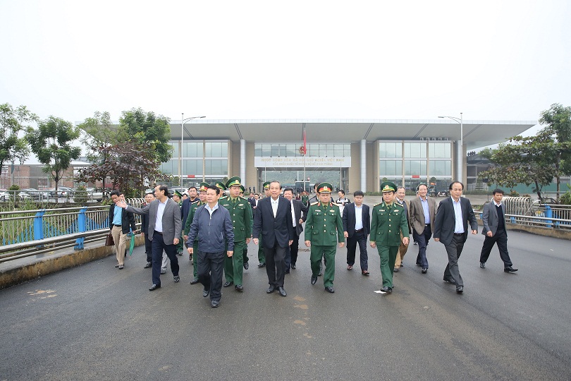 Phó Thủ tướng Thường trực Trương Hòa Bình làm việc tại Lào Cai