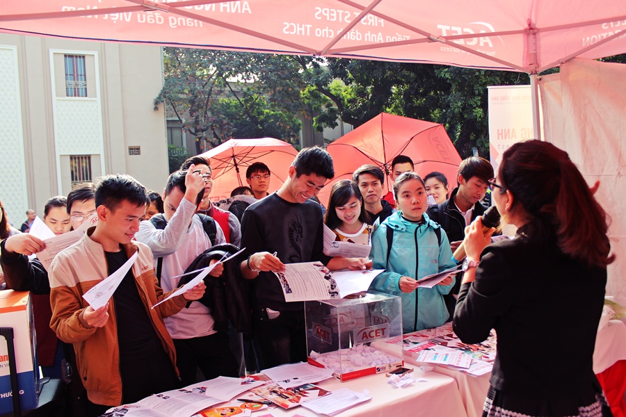 Cuộc thi hùng biện tiếng Anh trong học sinh, sinh viên Thủ đô năm 2017