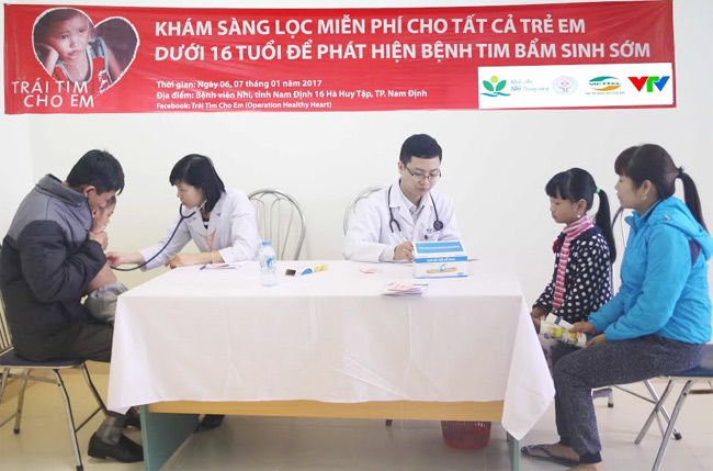 1000 trẻ em tại Nam Định được khám sàng lọc tim bẩm sinh miễn phí