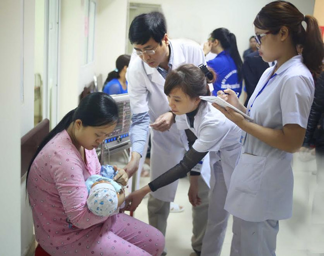 1000 trẻ em tại Nam Định được khám sàng lọc tim bẩm sinh miễn phí