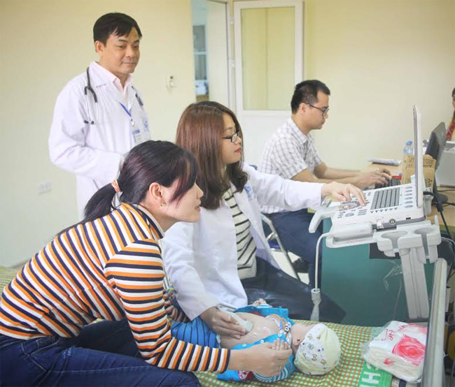 1000 trẻ em tại Nam Định được khám sàng lọc tim bẩm sinh miễn phí