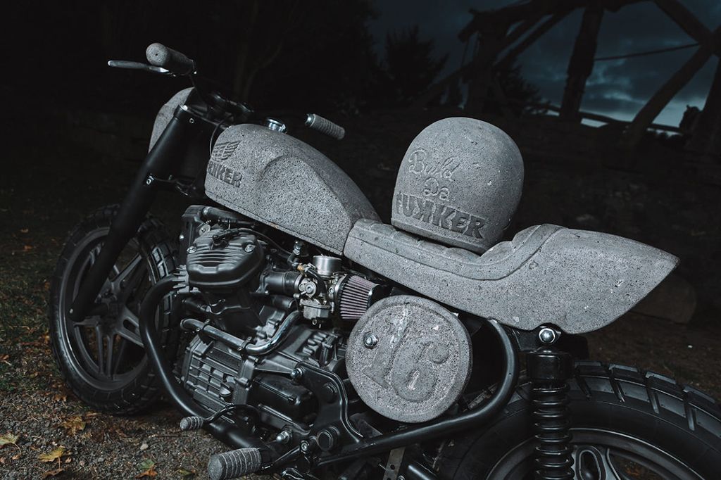 Chiêm ngưỡng xe cổ Honda CX500 1982 làm từ đá