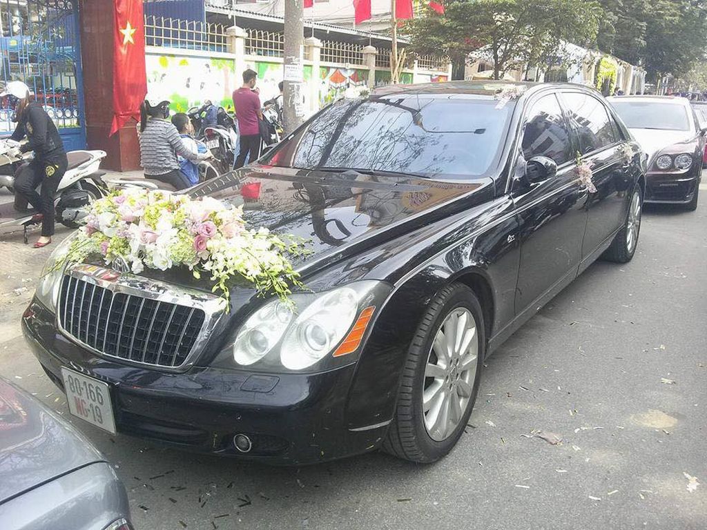 Hoa hậu Thu Ngân được chồng chưa cưới tặng Rolls Royce Wraith trị giá 35 tỷ đồng