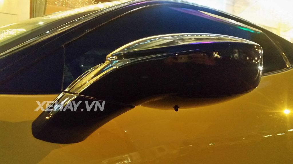 Sài Gòn: Chạm mặt Ferrari 458 Italia dạo phố cuối tuần