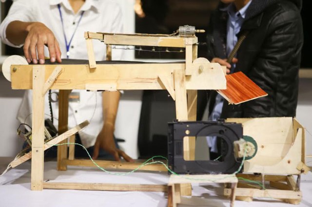 Máy thu hoạch vải tự động của sinh viên Đại học Công nghiệp Hà Nội