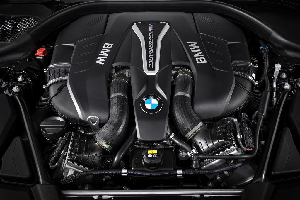 BMW chốt giá 530e và M550i xDrive 2018 tại Mỹ, khởi điểm từ 1,2 tỷ đồng