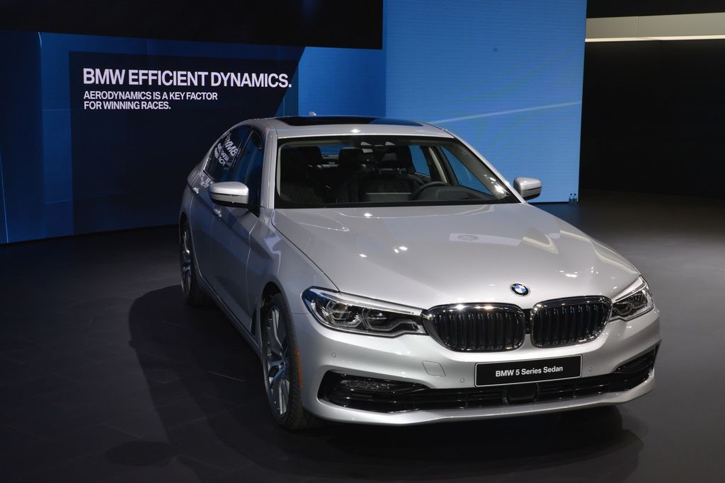 BMW chốt giá 530e và M550i xDrive 2018 tại Mỹ, khởi điểm từ 1,2 tỷ đồng