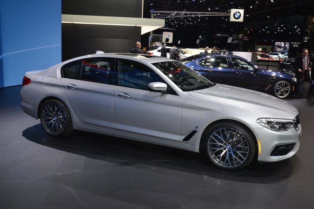BMW chốt giá 530e và M550i xDrive 2018 tại Mỹ, khởi điểm từ 1,2 tỷ đồng