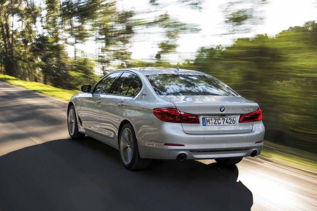 BMW chốt giá 530e và M550i xDrive 2018 tại Mỹ, khởi điểm từ 1,2 tỷ đồng