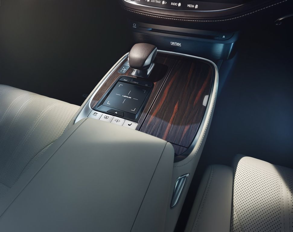 Chi tiết Lexus LS 2018 thế hệ thứ năm hoàn toàn mới vừa ra mắt tại Detroit