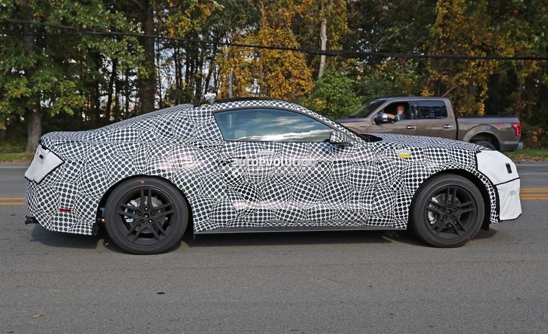 Ford Mustang hybrid có thể có sức mạnh ngang với 