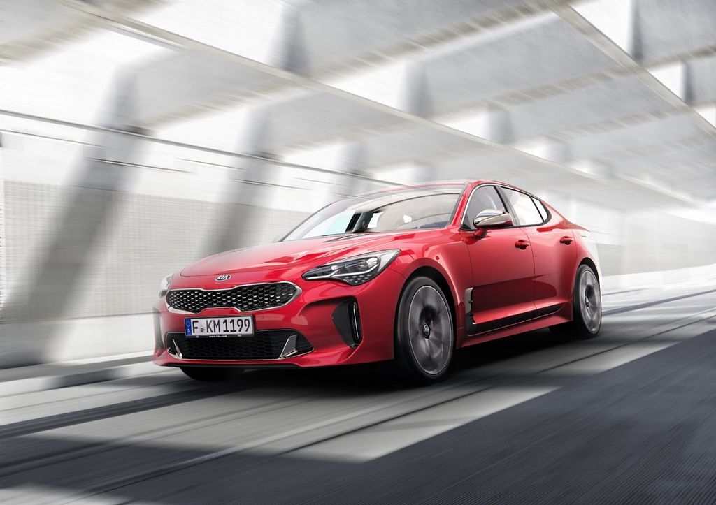 Kia ra mắt Kia Stinger 2018, tuyên chiến với BMW 4-Series GC