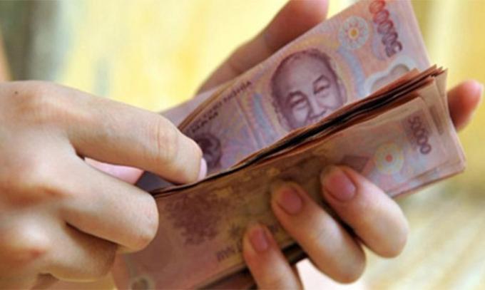 Thưởng Tết chỉ được nửa cân thịt, công nhân không dám về quê