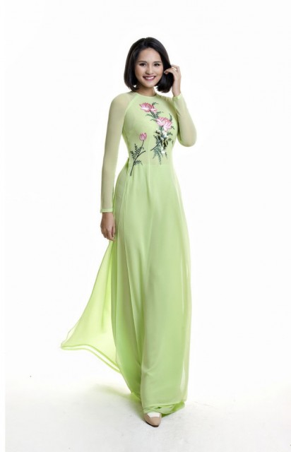 Hoa hậu Phạm Hương cùng dàn người đẹp khoe sắc với áo dài