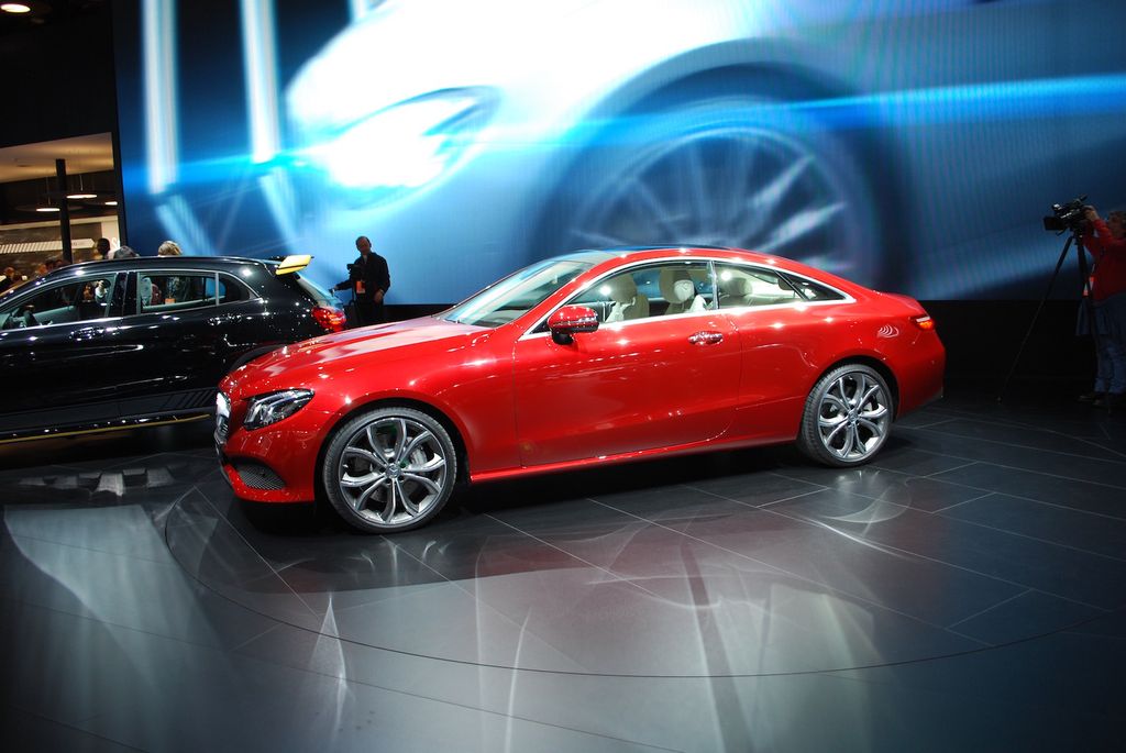 Mercedes-Benz E-Class Coupe thêm thành viên mới cực hấp dẫn