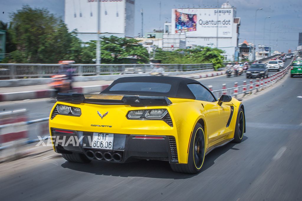 Sài Gòn: Bộ tam siêu xe hàng 