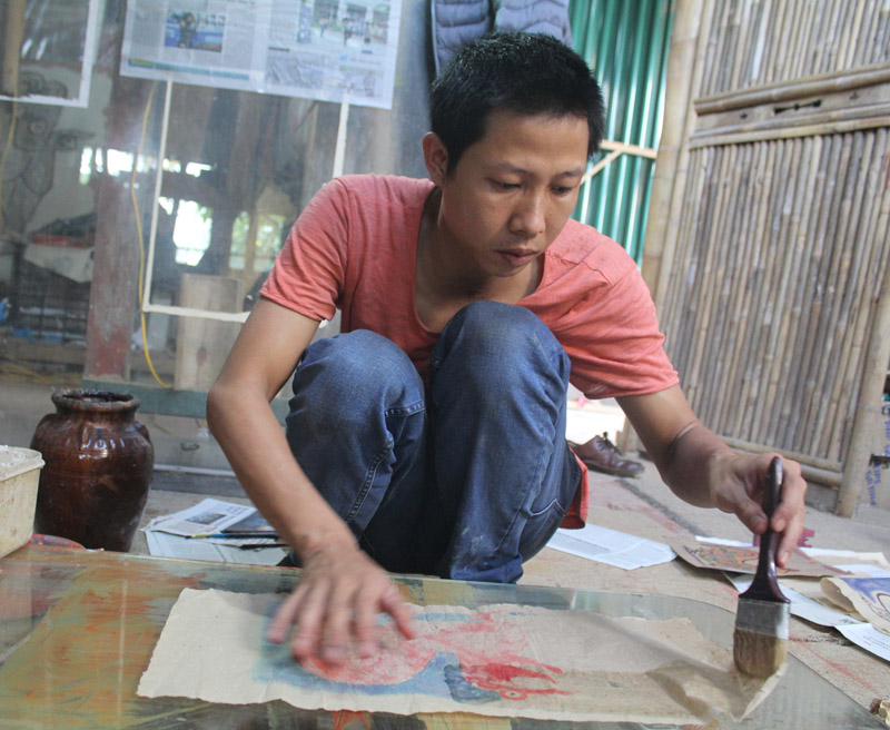 Ngắm gà của Phương “giò” ở hội chợ nghệ thuật Domino Art Fair