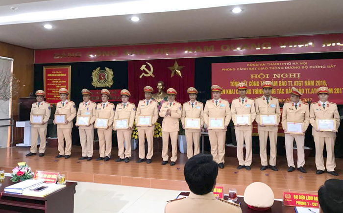 Cần nhanh chóng tìm ra giải pháp, giải quyết hiệu quả ùn tắc và tai nạn giao thông