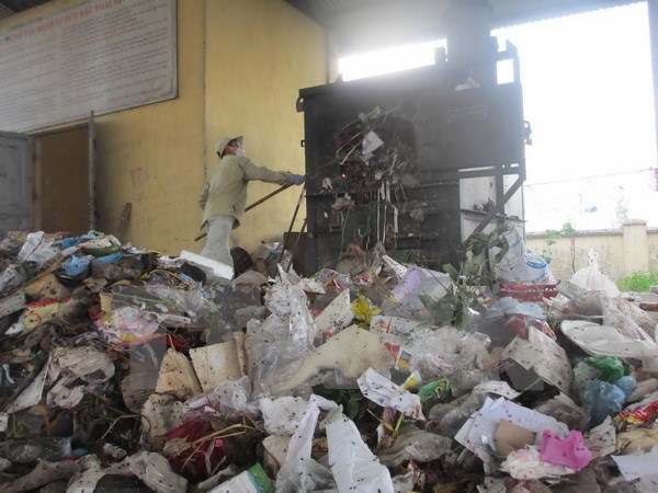 Dân khổ sở vì lò đốt rác thải bệnh viện