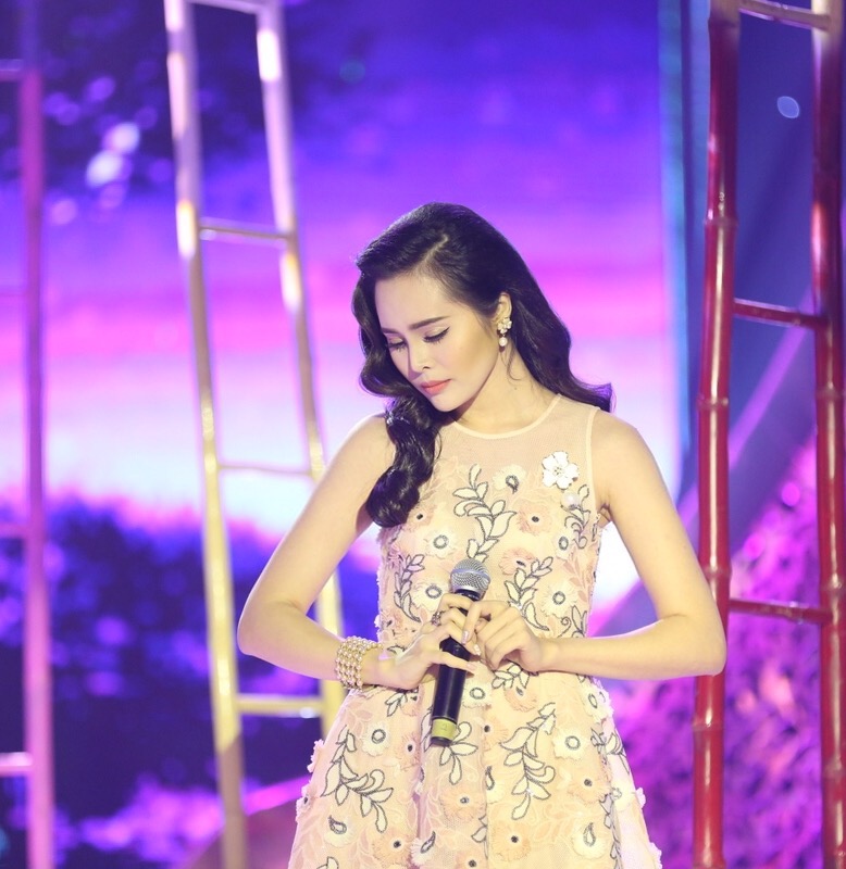 Solo cùng Bolero: Lê Trinh chinh phục “Những lữ khách cuối cùng”