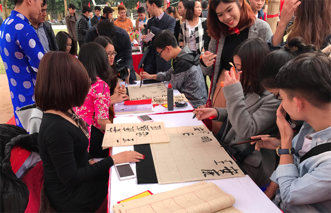 Sôi nổi giao lưu 