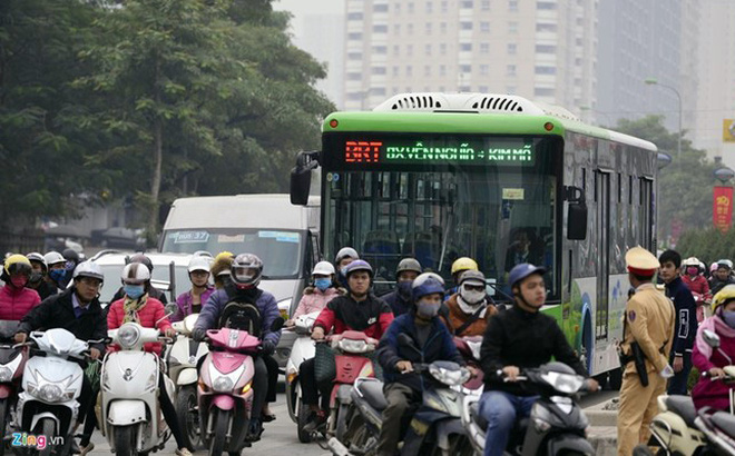 Hà Nội đề xuất lắp dải phân cách cứng cho xe buýt nhanh BRT