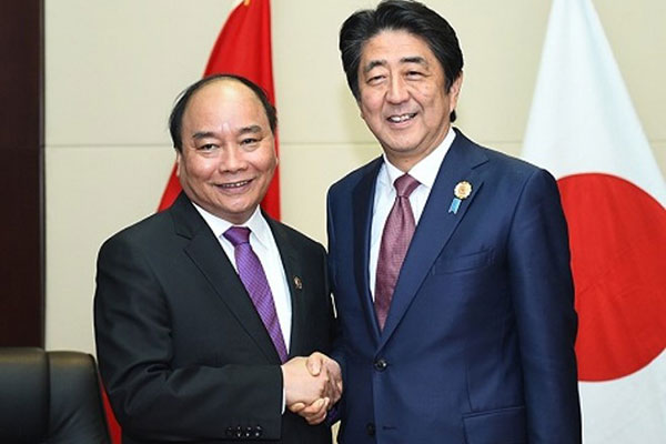 Báo quốc tế đưa tin về chuyến thăm Việt Nam của Thủ tướng Shinzo Abe