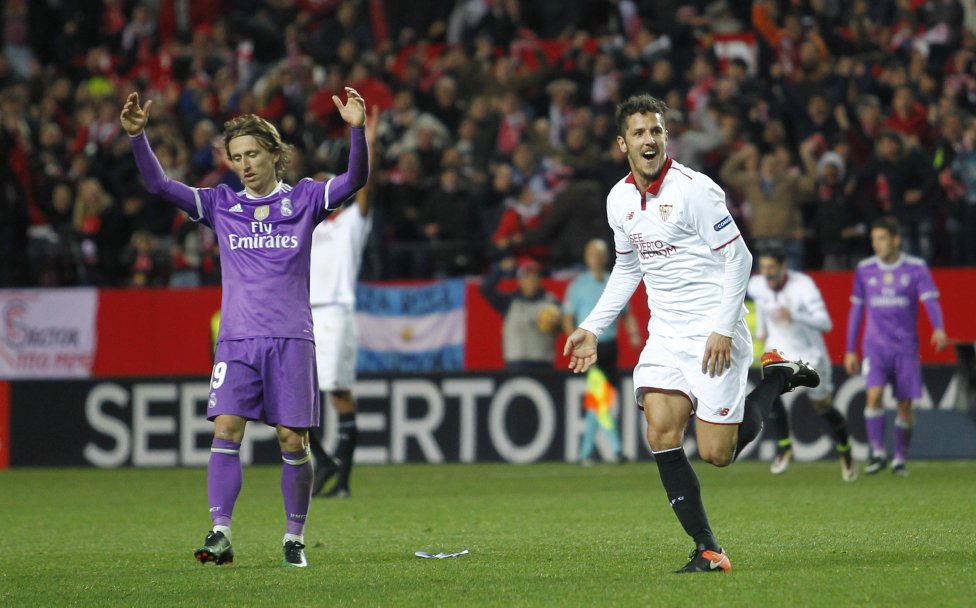 Thua Sevilla 2 - 1, Real Madrid nếm thất bại đầu tiên của mùa giải