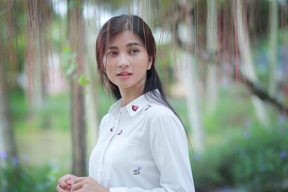 Kim Tuyến hoá gái quê đẹp mong manh trong Lục Vân Tiên