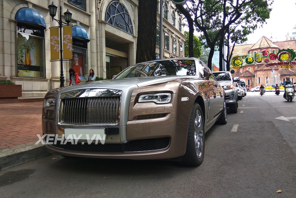 Sài Gòn: Chạm mặt Rolls-Royce Ghost EWB Series II trên phố