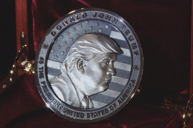 40 đồng tiền vàng được đúc để vinh danh Donal Trump