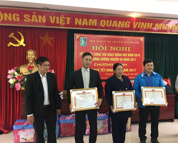 Hội Người mù huyện Thanh Trì hăng hái thi đua