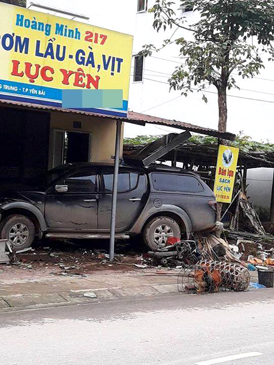 Yên Bái: Lái xe gây tai nạn còn lăng mạ, đe dọa tụt quần trước mặt cảnh sát