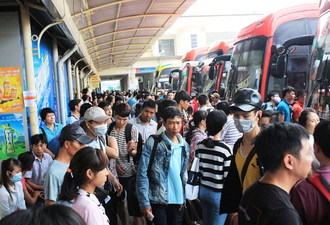 Hà Nội yêu cầu làm rõ việc tăng giá cước vận tải hành khách tại bến xe Gia Lâm, Giáp Bát