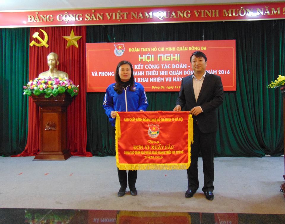 Tuổi trẻ Đống Đa nhận Cờ thi đua xuất sắc