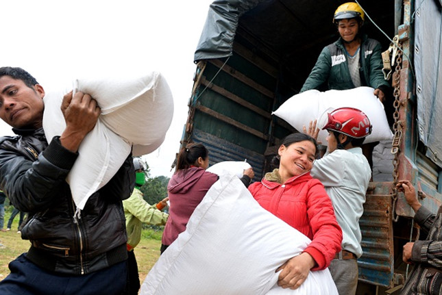 Hỗ trợ gần 1.700 tấn gạo cho nhân dân 2 tỉnh