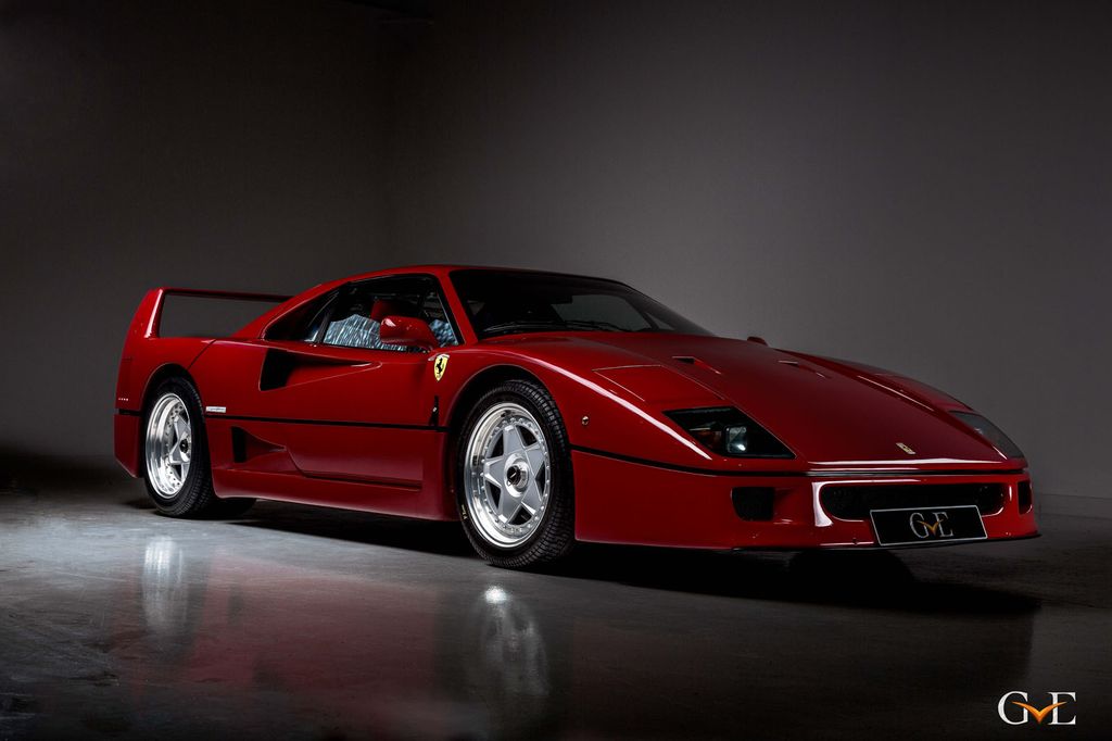 Bán lại Ferrari F40 của nghệ sĩ lừng danh Eric Clapton với giá gần 26 tỷ VNĐ