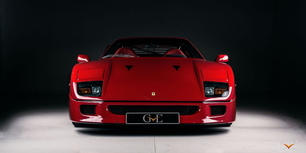 Bán lại Ferrari F40 của nghệ sĩ lừng danh Eric Clapton với giá gần 26 tỷ VNĐ