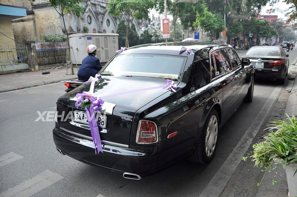 Chi tiết Rolls Royce Phantom EWB Series II của đại gia Hải Dương