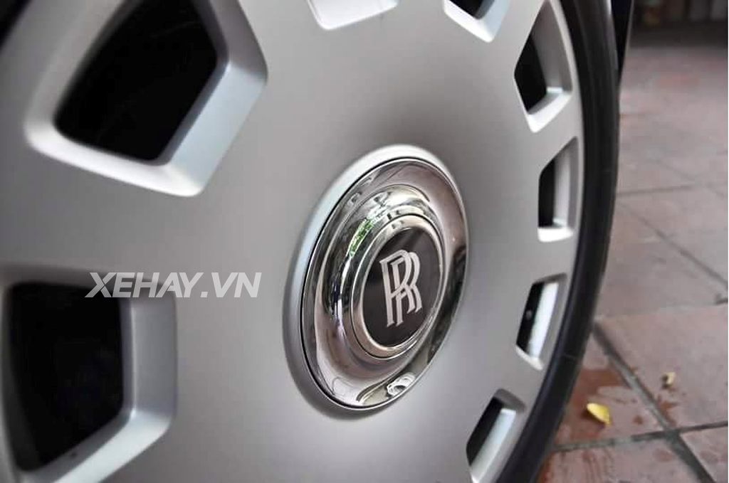 Chi tiết Rolls Royce Phantom EWB Series II của đại gia Hải Dương