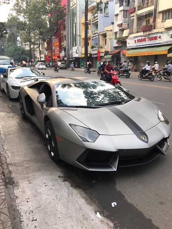 Lamborghini Aventador 