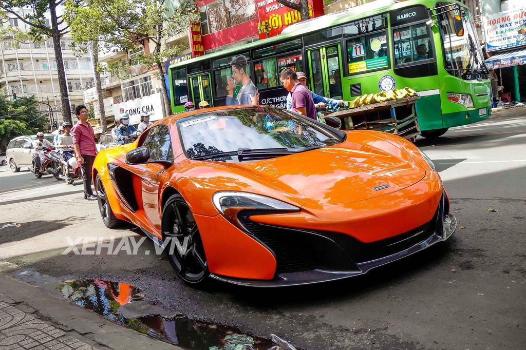 Thêm một chiếc McLaren 650S Spider màu Tarocco Orange có chủ